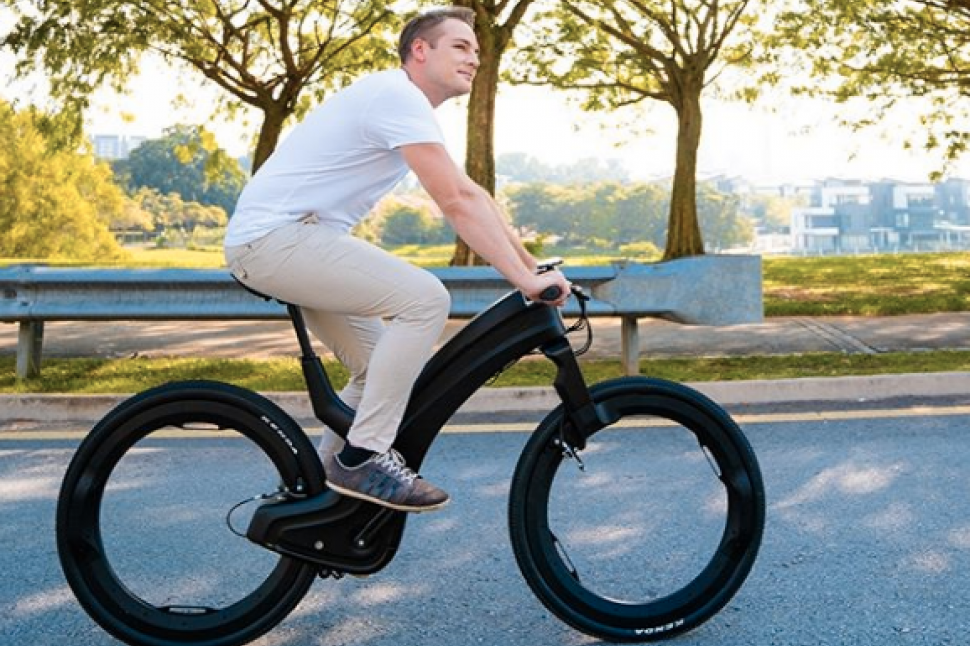 Is this hubless e bike the future Reevo has storage inside its